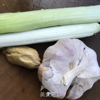 鲈鱼鲜虾焗锅步骤2