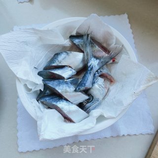家常陈醋烧鲅鱼步骤1