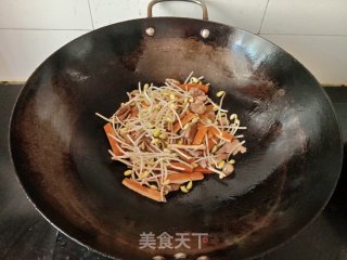 豆芽香干炒肉片步骤6