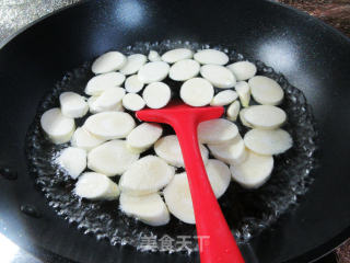 黑木耳茭白炒鸡腿肉丁步骤8