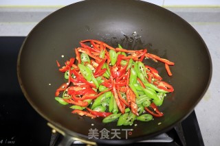 清脂能量素菜之双椒炒香干步骤4