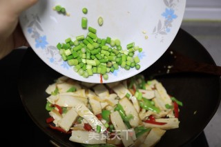 清脂能量素菜之双椒炒香干步骤6