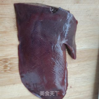 泡椒爆炒猪肝步骤1