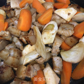 时蔬烧五花肉步骤4