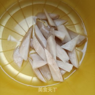 酸萝卜炖黄花鱼步骤7