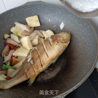 酸萝卜炖黄花鱼步骤15