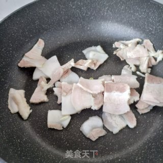 回锅肉炒紫芸豆步骤4