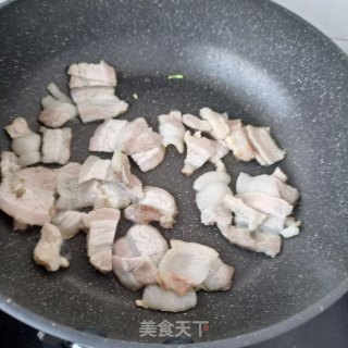 回锅肉炒紫芸豆步骤5