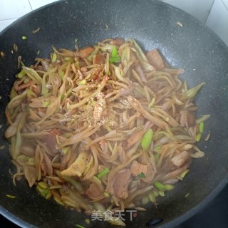 回锅肉炒紫芸豆步骤10