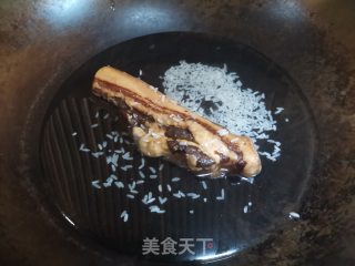 酱汁五花肉炒青椒步骤1