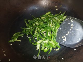 酱汁五花肉炒青椒步骤3