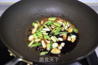 葱烧木耳佛手瓜步骤3