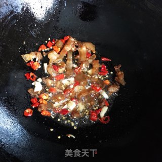 香菇炒蚕豆步骤2