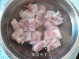 黄焖排骨步骤1