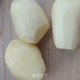 回锅肉炖芸豆土豆步骤3
