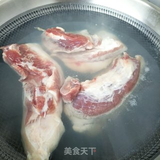回锅肉炖芸豆土豆步骤5