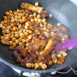 鹰嘴豆炖猪蹄步骤9