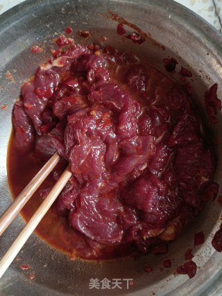 牛肉炒嫩姜步骤1