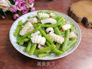 豇豆炒鱿鱼步骤8