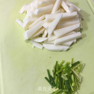 肉末炒凉薯步骤1