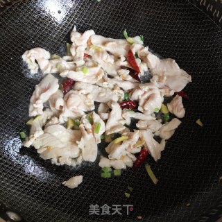 青椒炒鸡胸肉步骤3