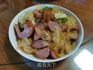 雪耳炒红肠步骤9