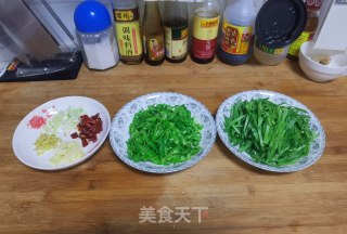 青椒扁豆丝步骤1