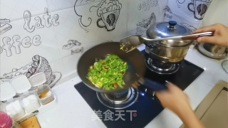 青椒扁豆丝步骤3