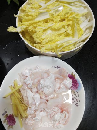 美容养颜胶原蛋白满满的娃娃菜焖鱼泡步骤1