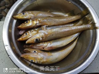 香煎沙丁鱼步骤1