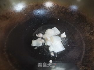 原味香干炒肉丝韭菜花步骤2