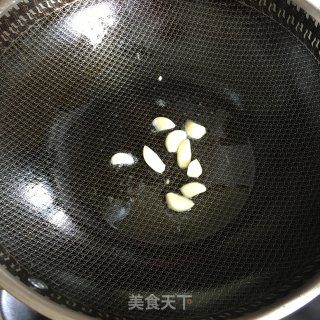 蒜炒红薯梗步骤2