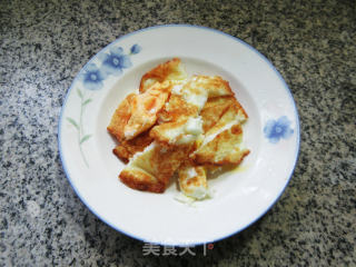 五花肉煎鸡蛋炒茭白步骤5