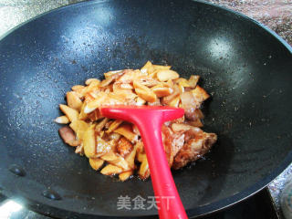 五花肉煎鸡蛋炒茭白步骤13