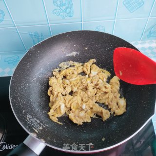 虾酱辣椒炒鸡蛋步骤4