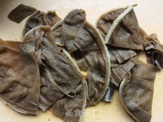 青花椒子姜炒毛肚步骤2