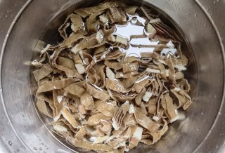 青花椒子姜炒毛肚步骤4