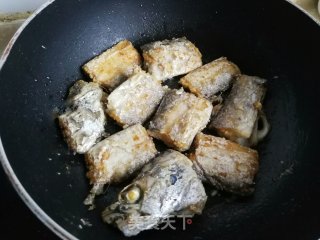番茄烧带鱼步骤5
