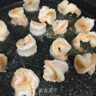 鸡蛋香煎虾仁步骤5