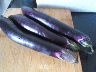 辣酱茄子球步骤1
