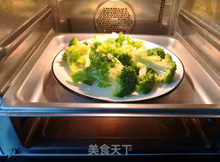 #西兰花虾仁 这样做，颜色鲜亮不会变黄步骤7