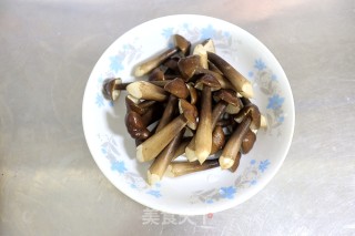 清蒸黑鸡枞菌步骤1