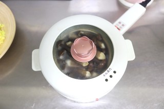 清蒸黑鸡枞菌步骤4