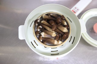 清蒸黑鸡枞菌步骤3