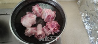 炖骨棒步骤1