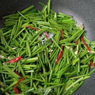 鸽胸肉炒韭苔步骤9