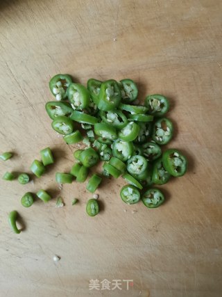 酸辣卷心菜步骤1
