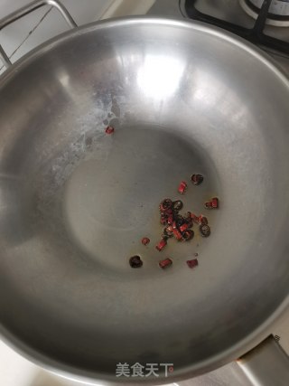 毛豆笋丁炒雪菜步骤3