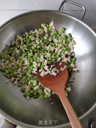毛豆笋丁炒雪菜步骤4
