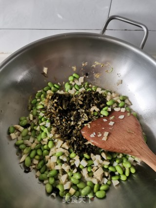 毛豆笋丁炒雪菜步骤6